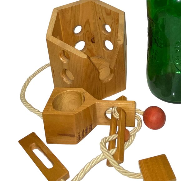 Vintage Wooden Wine Bottle Puzzle Gag Joke Gift - Picture 4 of 10